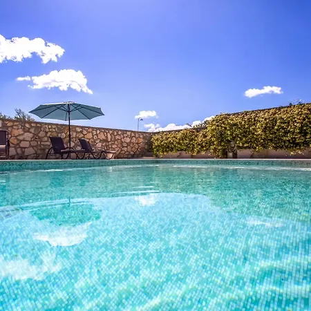 Villa Yiarios *